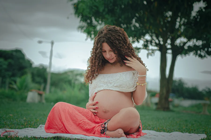 A Espera em Vermelho — Gestantes, fotografia de Kaio Mendes