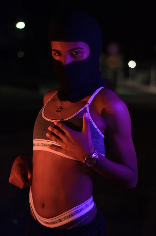 Olhar sob a Máscara — Ensaios, fotografia de Kaio Mendes