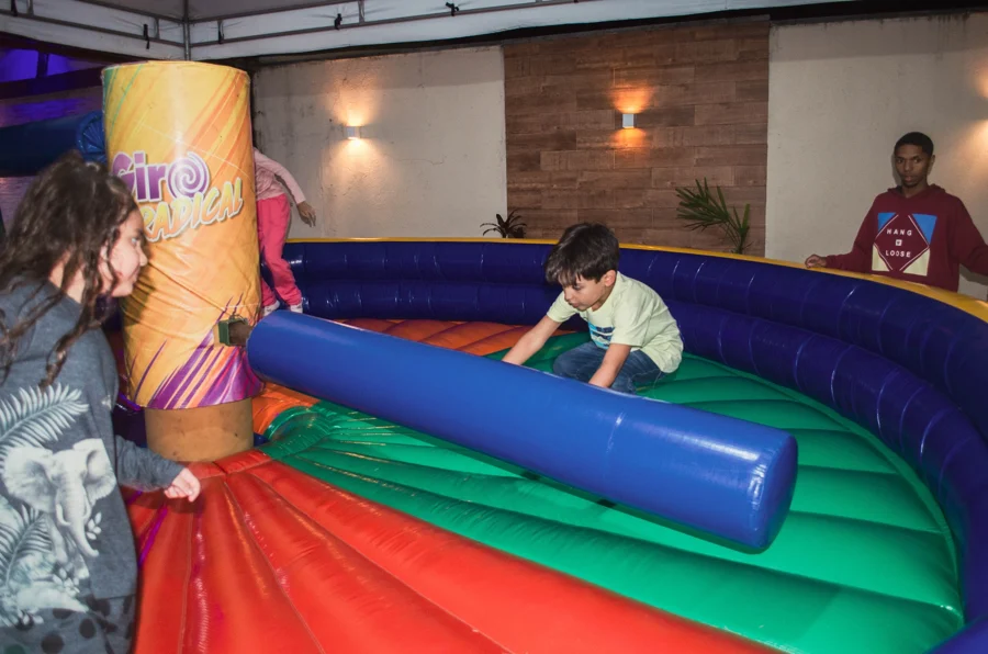 Salto no Meio da Festa — Eventos, fotografia de Kaio Mendes